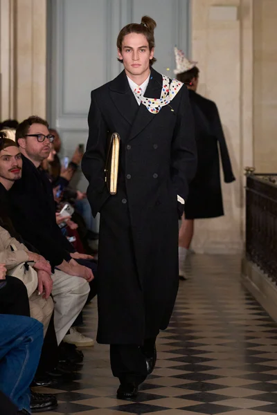 Look 61